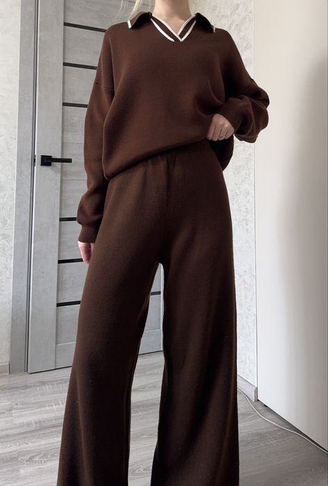 вʼязаний костюм коричевий