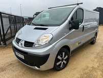 Renault Trafic  2.0 DCI Lift ! L2H1 Long !!! Hak / Skrzydełka / Bogate wyposażenie