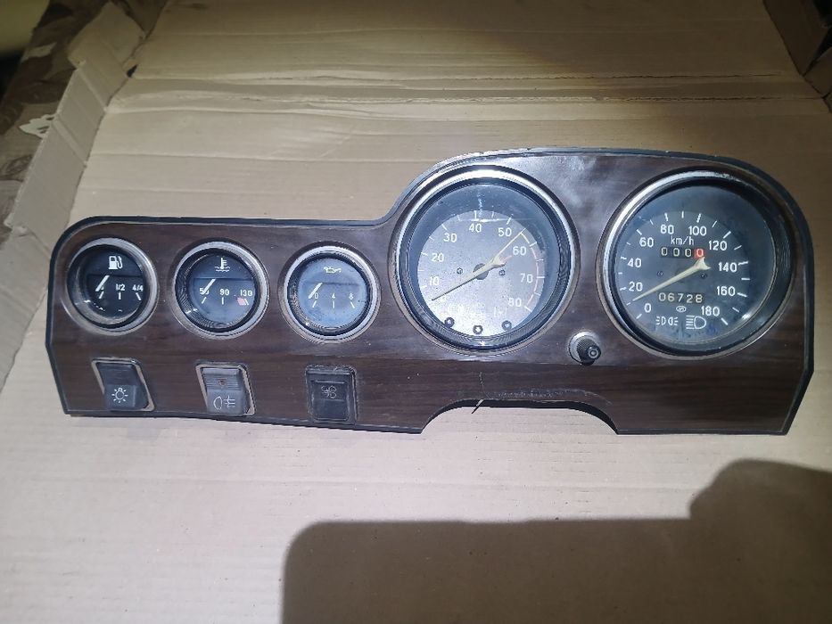 Щиток приборів ваз 2106