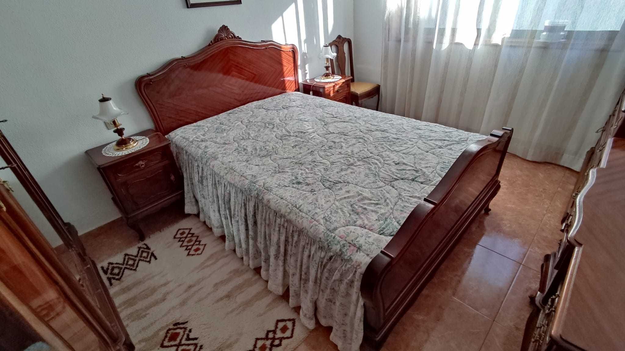 Mobília de quarto Queen Anne completa