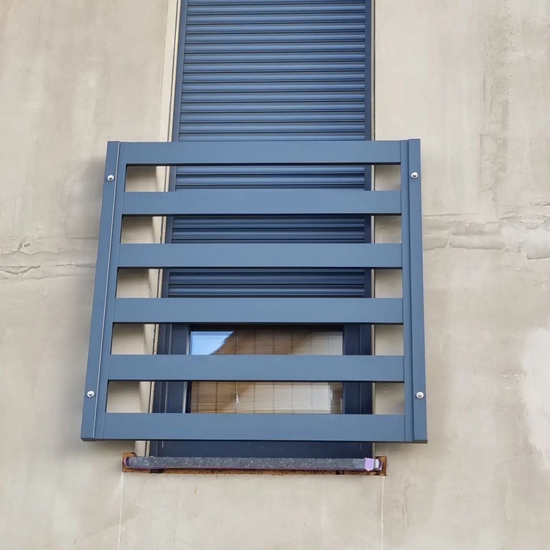 Balustrady panelowe szklane loftowe balkony francuskie