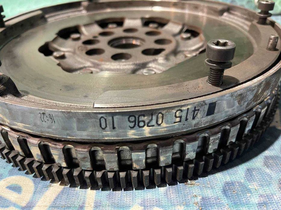 Зчеплення комплект демпфер Трафік3 Renault Trafic 302052965r Віваро1.6