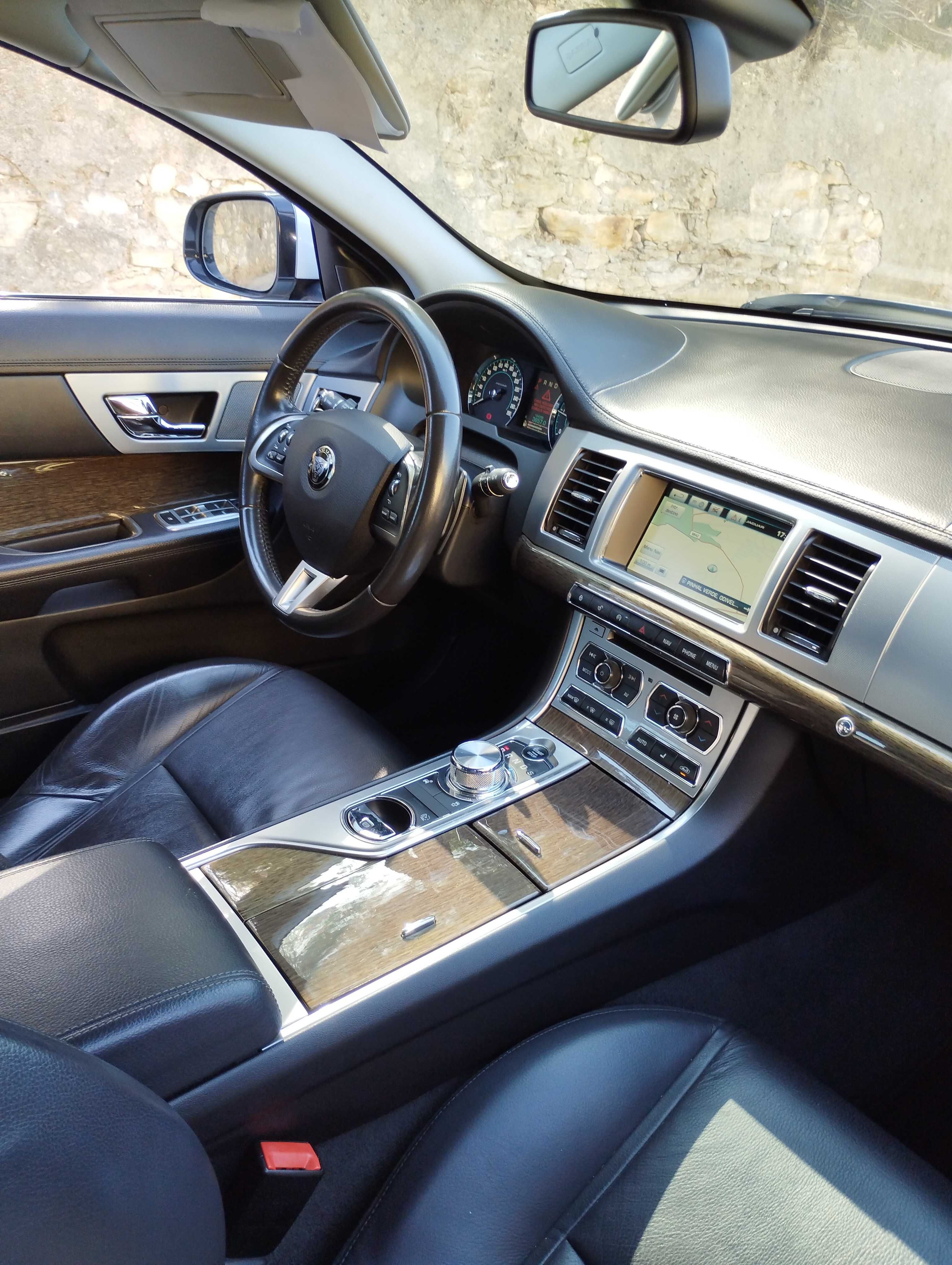 Jaguar XF 2.2D R-Sport Auto