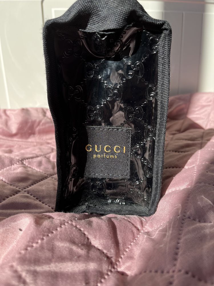 Bolsa Gucci estilo pochete