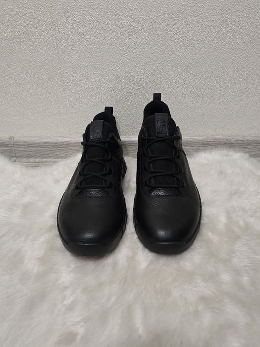 Чоловічі кросівки з Gore Tex ECCO