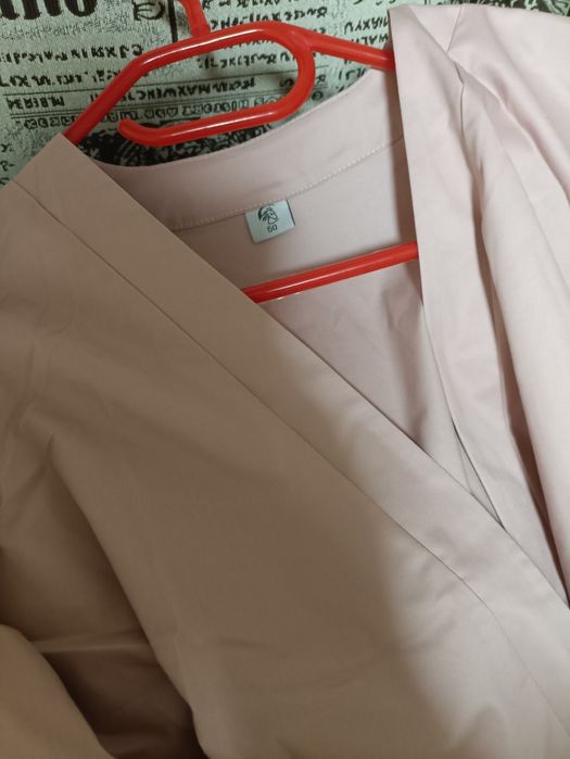 Халат медичний колір пудра 50-го розміру новий