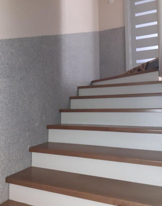 Добротний будинок неподалік центру