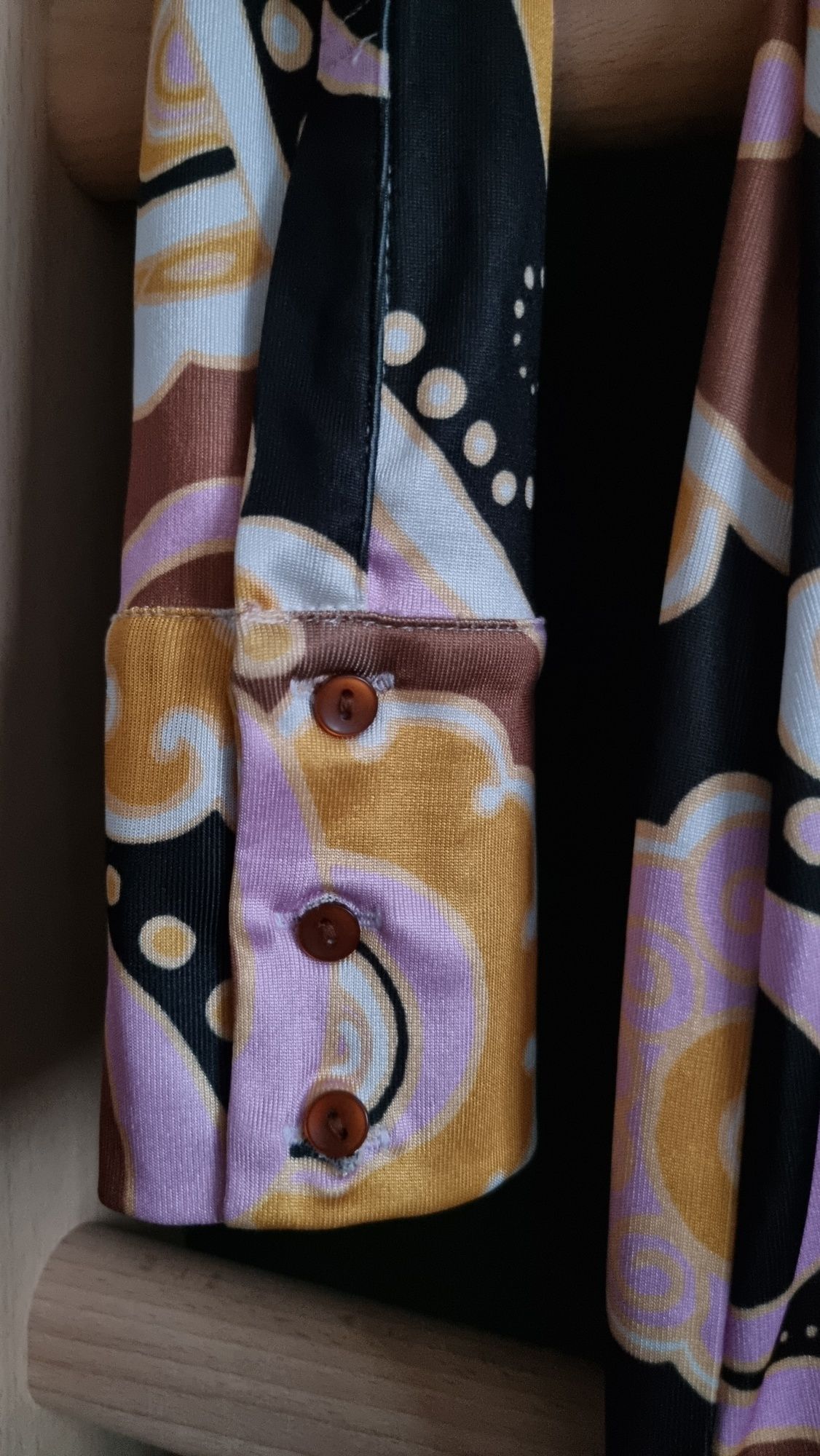 Koszulowa sukienka Urban Outfitters w stylu Retro 70s