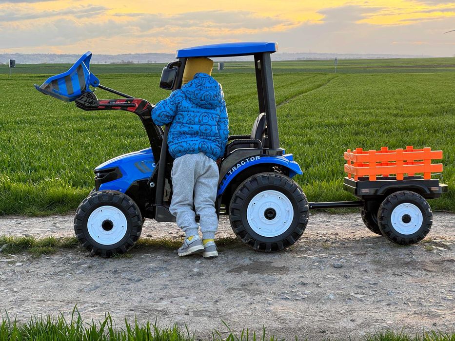 Wielki traktor z kabiną 24V dla dzieci + łyżka pilot mp3 światła