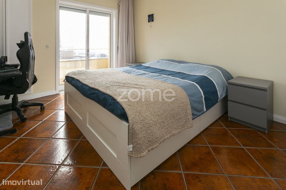 Apartamento de Praia Convertido em Dois T2+1 Com Ent. Independentes