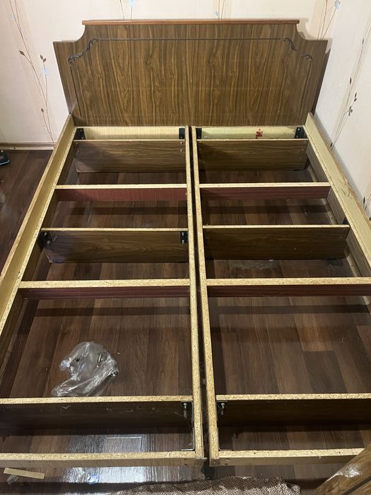 Двоспальне ліжко