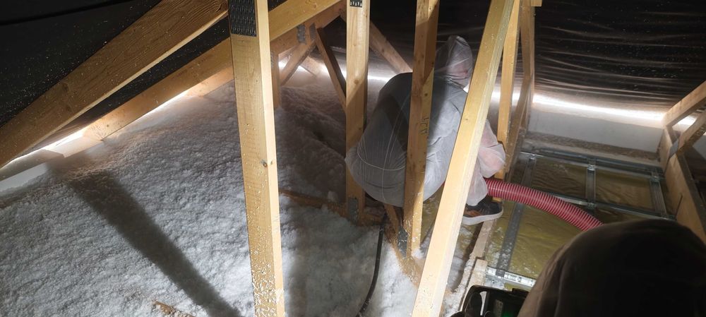 Wdmuchiwanie zasypy wełny, docieplenia, termomodernizacja, poddasza