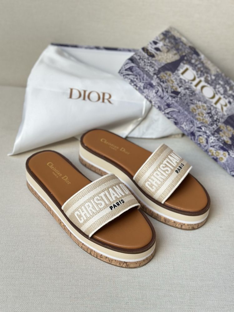 Шлепанцы Dior , тапки Dior, шльопки ,шльопанці  , босоножки
