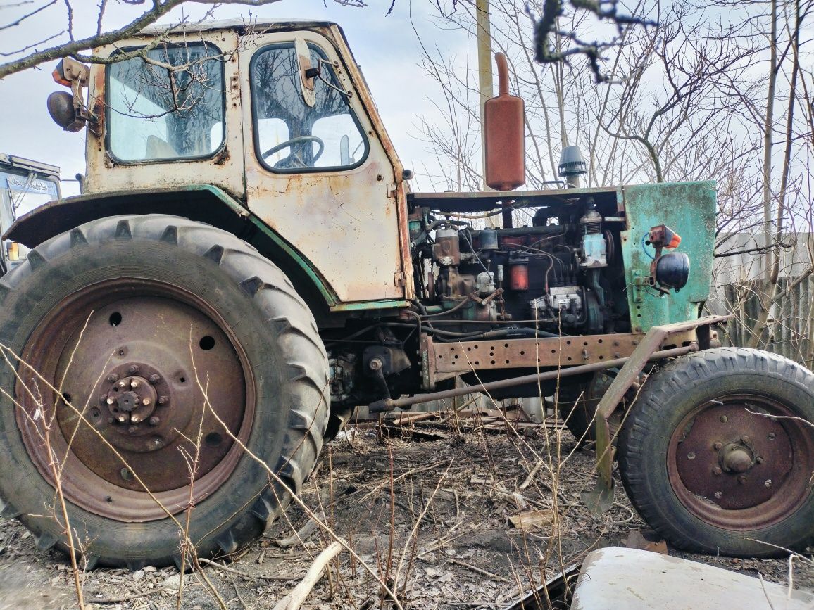 Продам ТРАКТОР  ЮМЗ  6