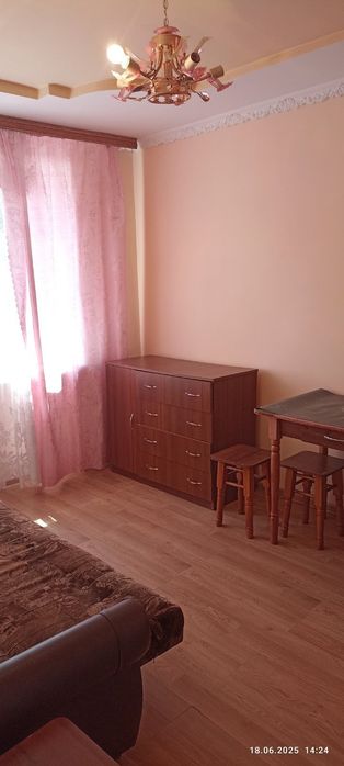 Оренда кімнати в гуртожитку.Дружба.