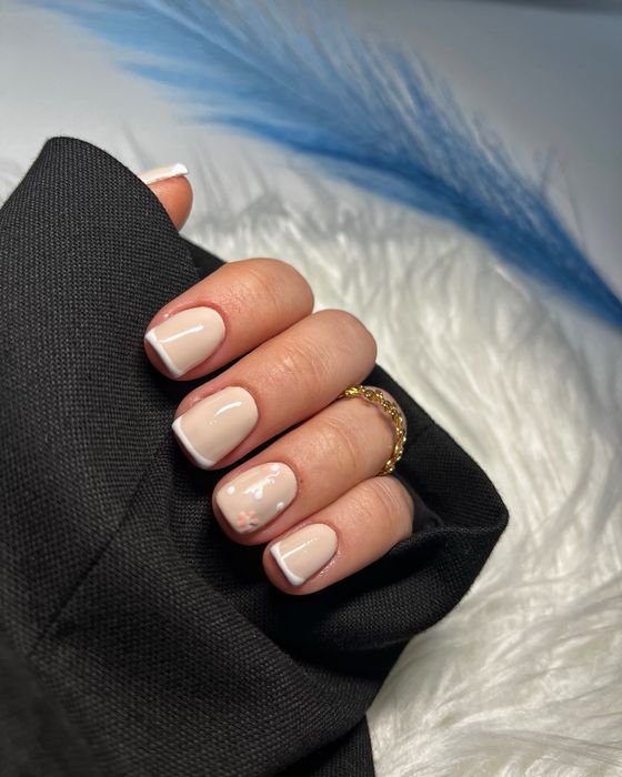 Modelki - manicure hybrydowy/żelowy, opracowanie skórek
