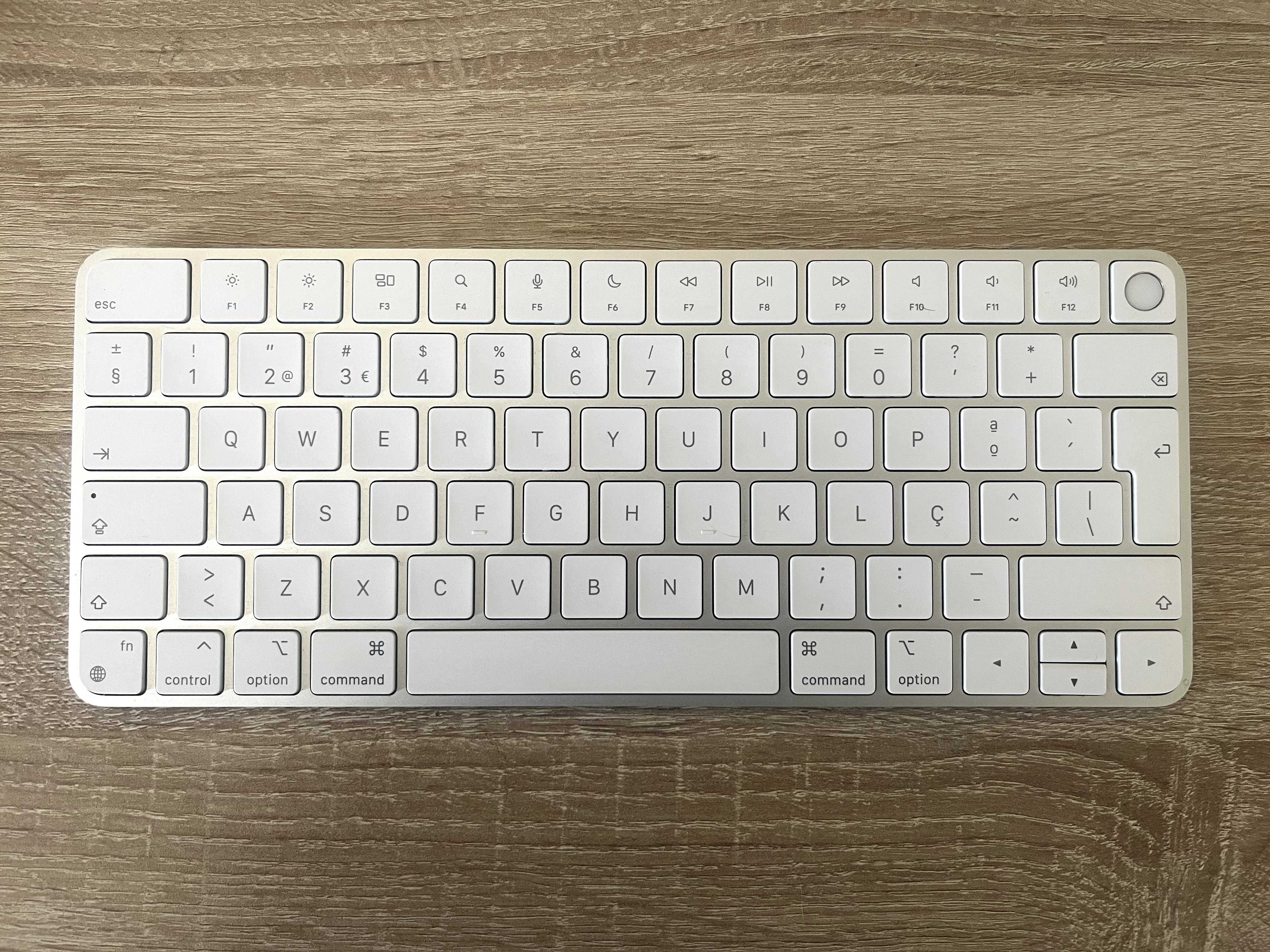 Teclado Apple Magic Keyboard com Touch ID