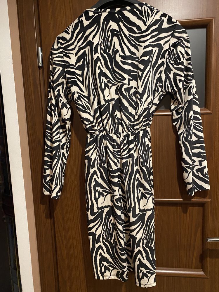Sukienka zebra z weluru.