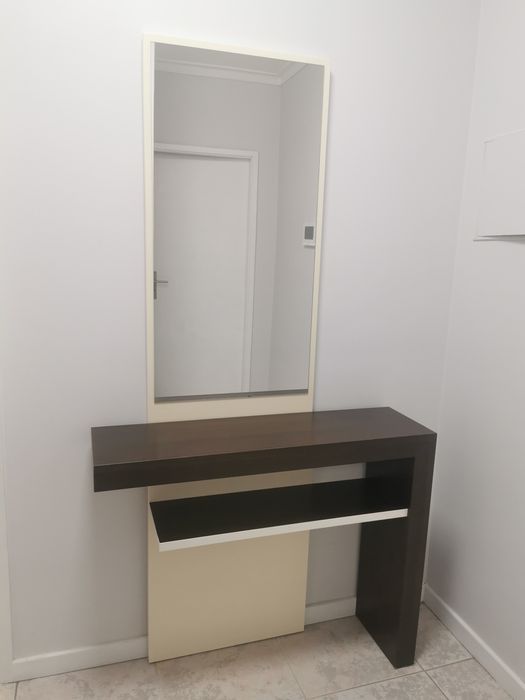 Móvel de Entrada e Espelho