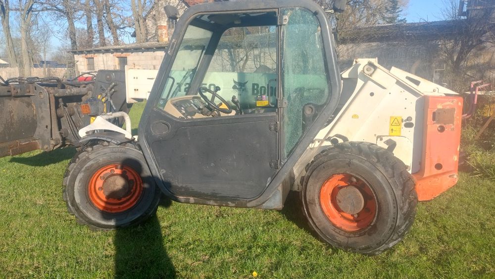Ładowarka teleskopowa Bobcat T 2250 Massey Ferguson 9205