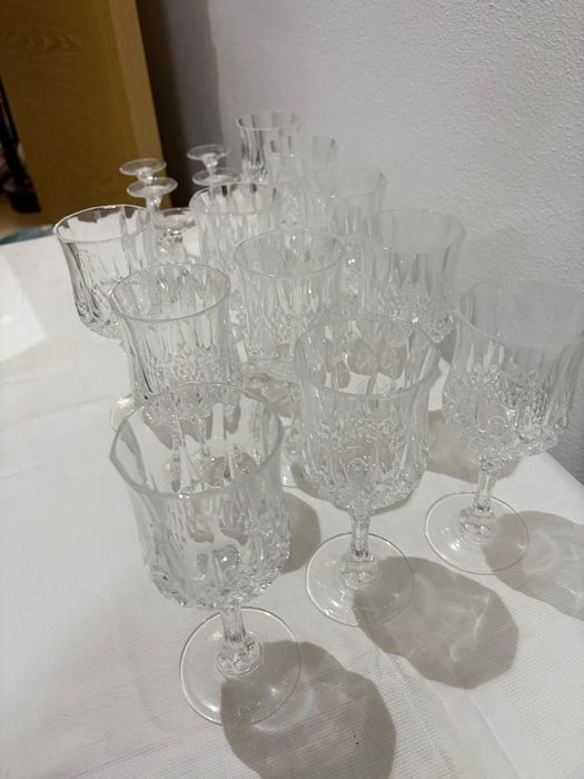 Copos de vinho e licor