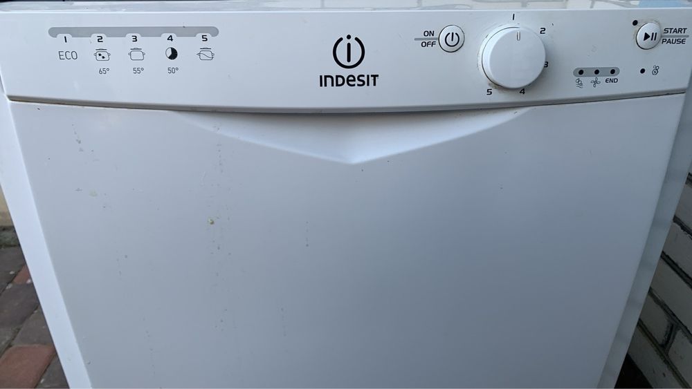 Посудомийна машина INDESIT DFG 15B10 EU