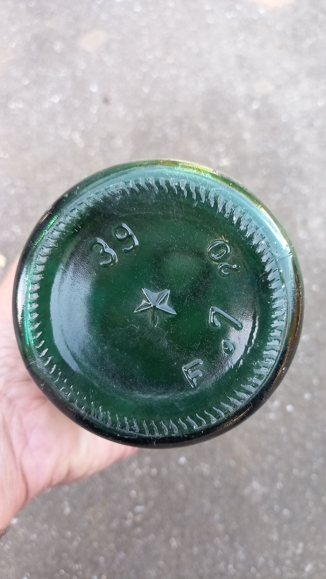 Garrafeira Blocos Cimento - Garrafas Vidro Verde 6 Estrelas 1L