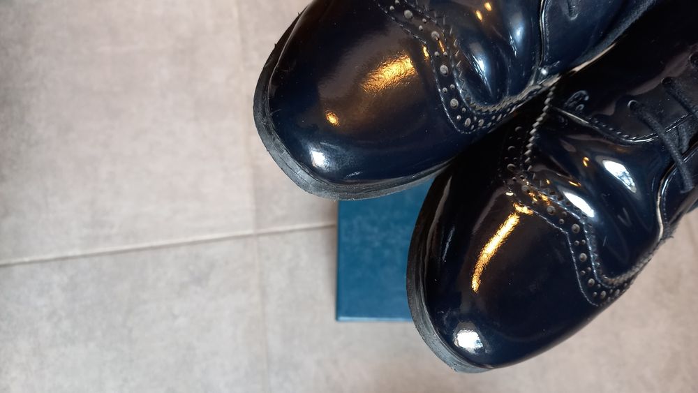 Туфлі чорні лакові 37 розмір