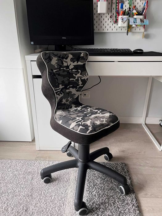 biurko białe Ikea Micke