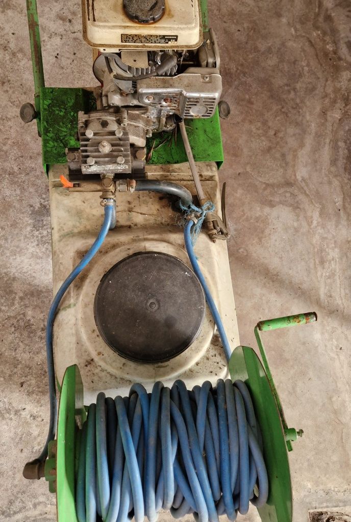 Pulverizador com motor