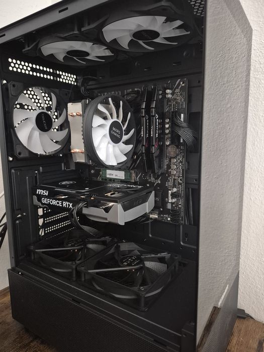 Torre Gamer Ryzen 7 5700x + Rtx 5060