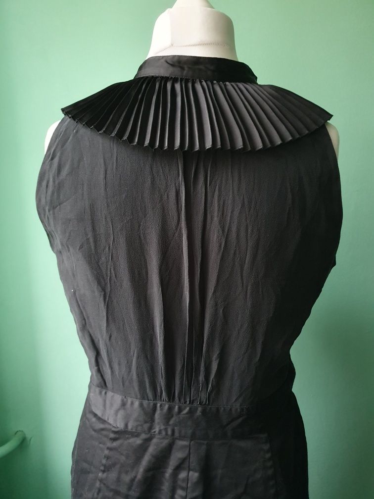 Gotycka sukienka jedwabna z żabotem corpgoth elegant