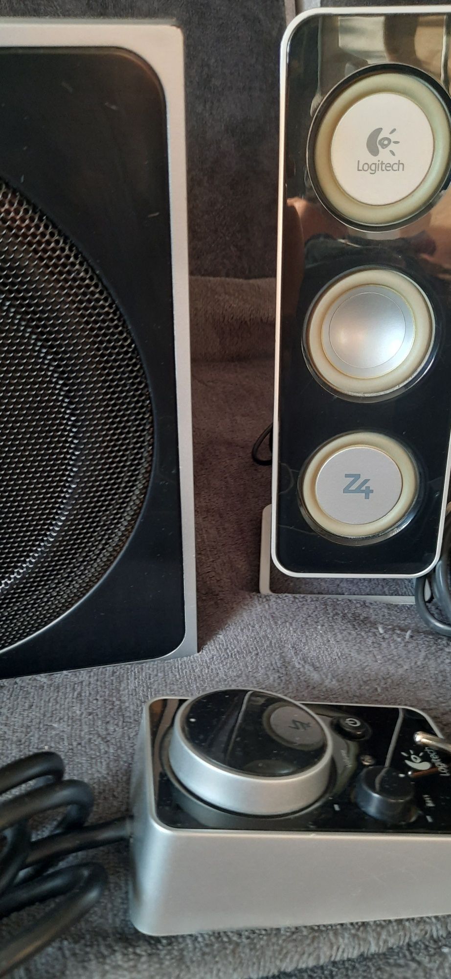 Głośniki Logitech Z-4 wraz z subwooferem