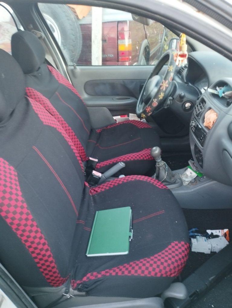 Vendo Reno Clio ano 2000