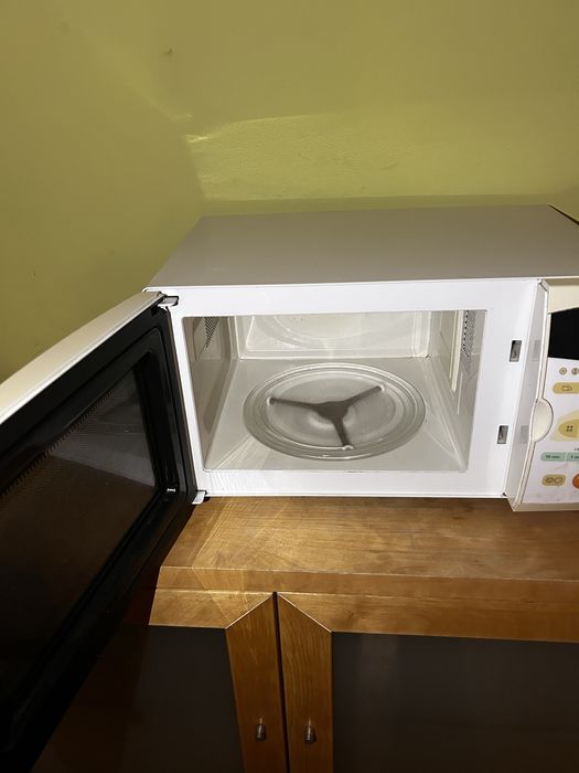 Kuchenka mikrofalowa LG Intellowave – sprawna