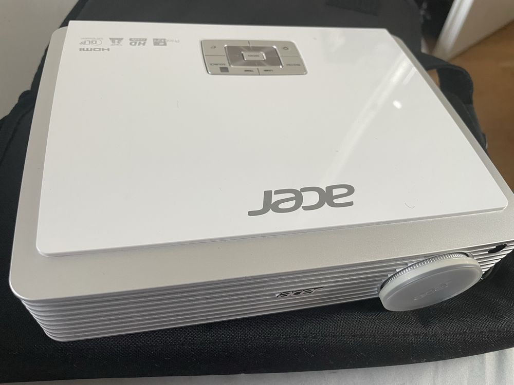 Acer K330 projektor jak nowy!