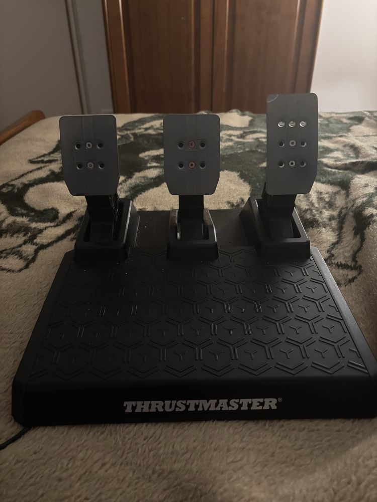 Volante Thrustmaster T248 + Pedais (QUASE NOVO)