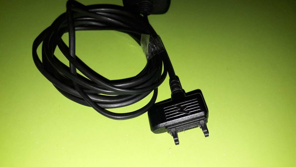 Сетевое зарядное устройство Sony Ericsson CST-60 оригинал