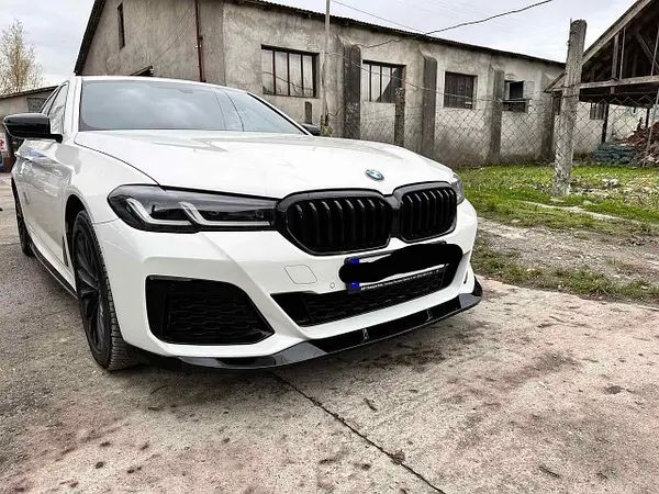 Решітка в бампер BMW 5 G30 Рест М пакет