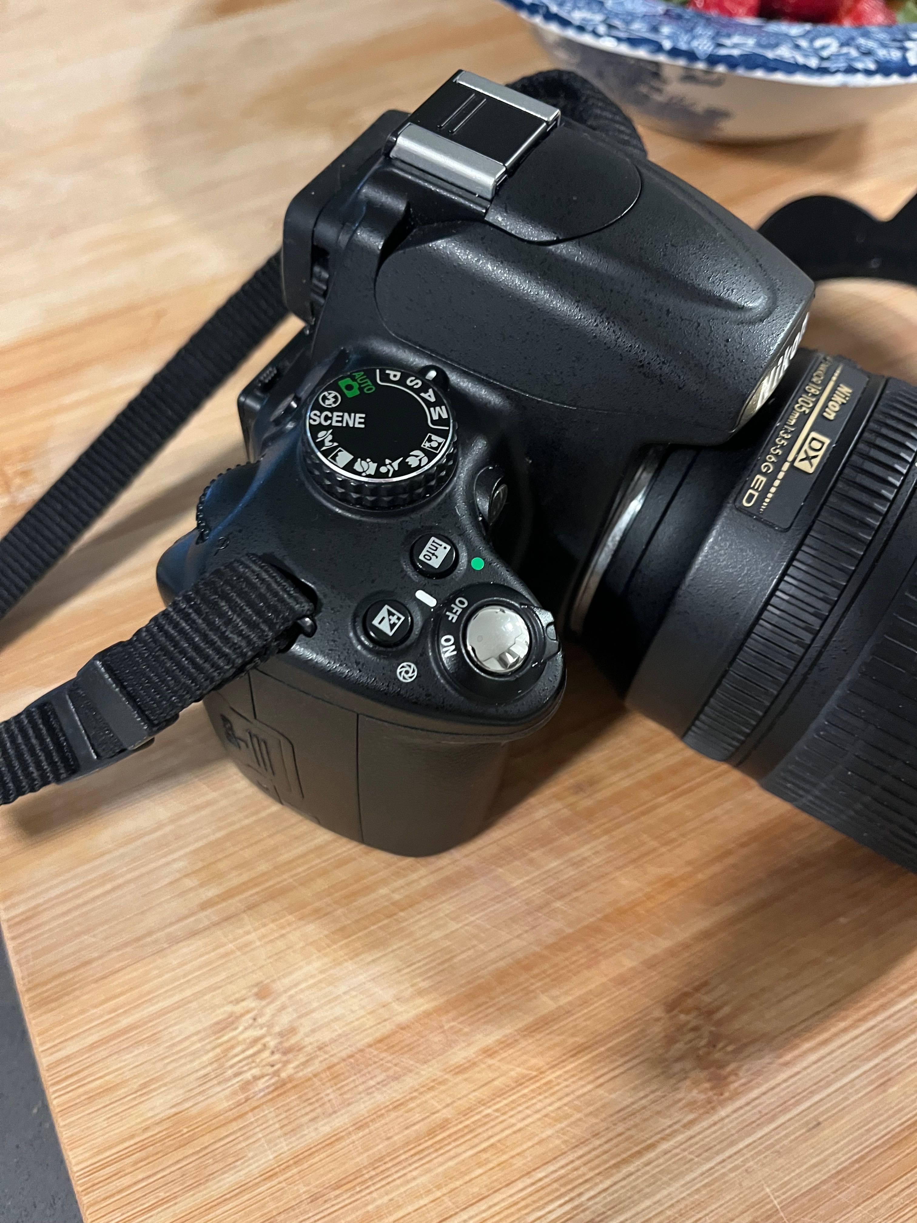 Nikon D5000 com lente 18-105 Nikkor