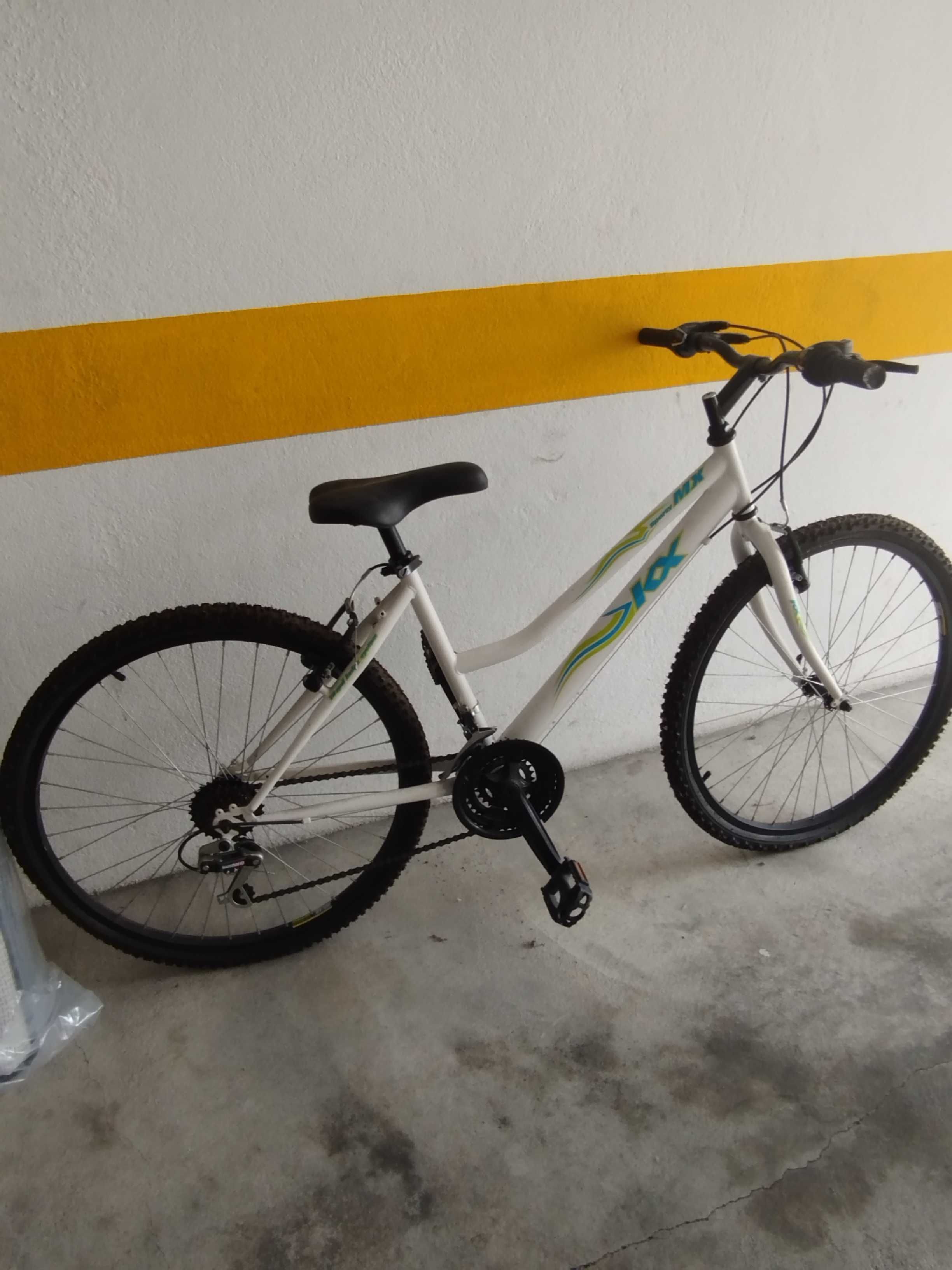 Bicicleta de senhora