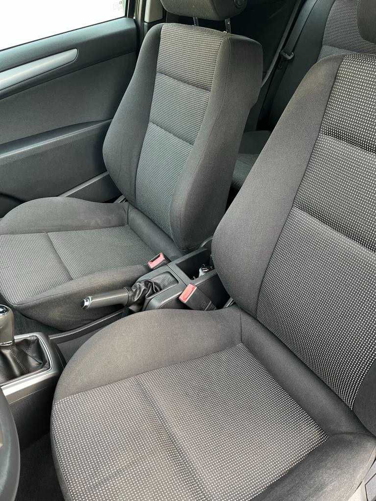 Opel Astra H GTC 1.8 140KM