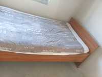 Łóżko z materacem  130x210