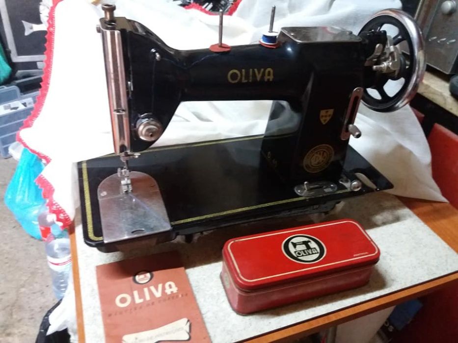 Máquina de Costura CL 45 preta