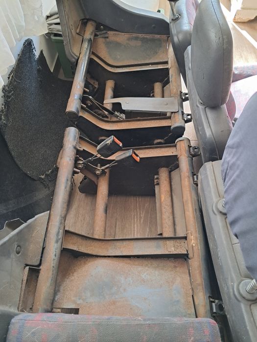 Bancos traseiros de Mercedes vito 110