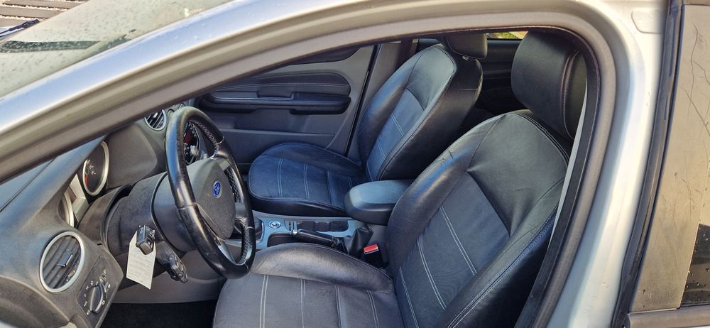 Focus Carrinha 1.6 TDCi – Pack Titanium (2010)  – Parede

Ven