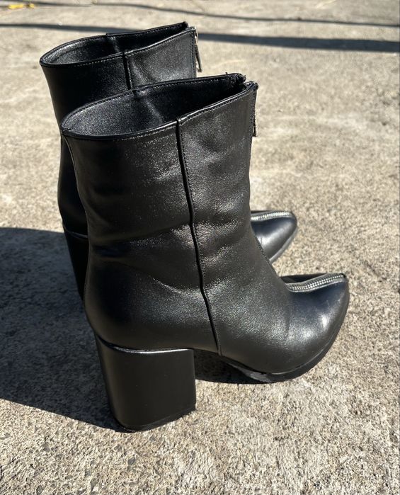 Жіночі черевики на підборах