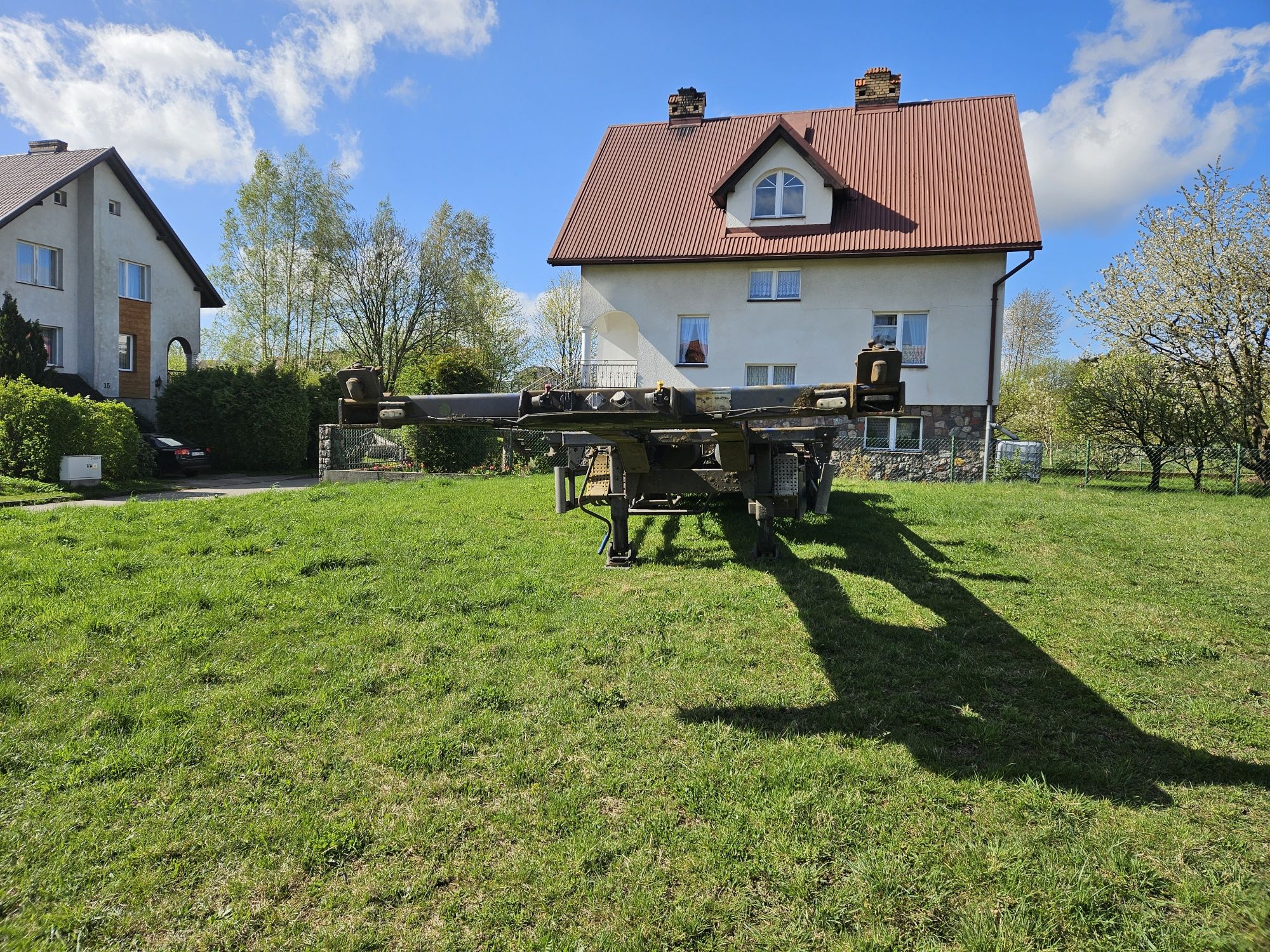 Naczepa podkontenerowa