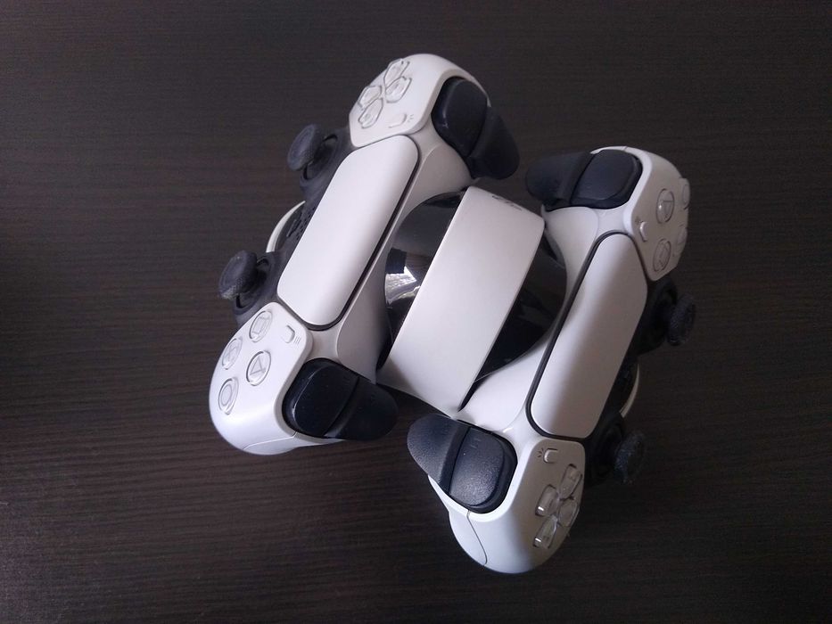 PS5 Z NAPĘDEM + 2 PADY + Stacja Ładująca + Valhalla