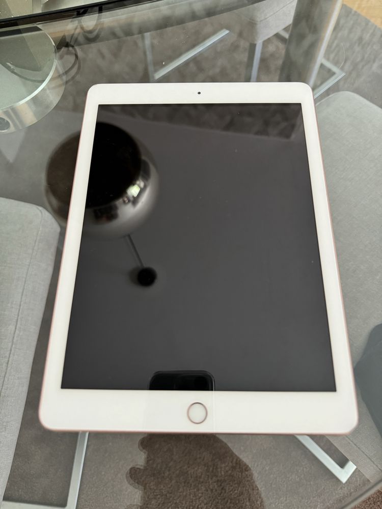 iPad (6ª ger.) Dourado Wi-Fi 32GB